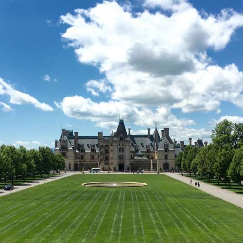 Biltmore Mansion under the sky and clouds in North Carolina free photo