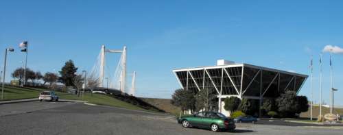 Cable Bridge, Lampson Corporate headquarters, and Tri-Cities Vietnam Memorial in Kennewick, Washington free photo