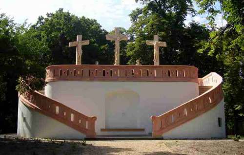 Calvary in the Erzsébet Park in Godollo, Hungary free photo