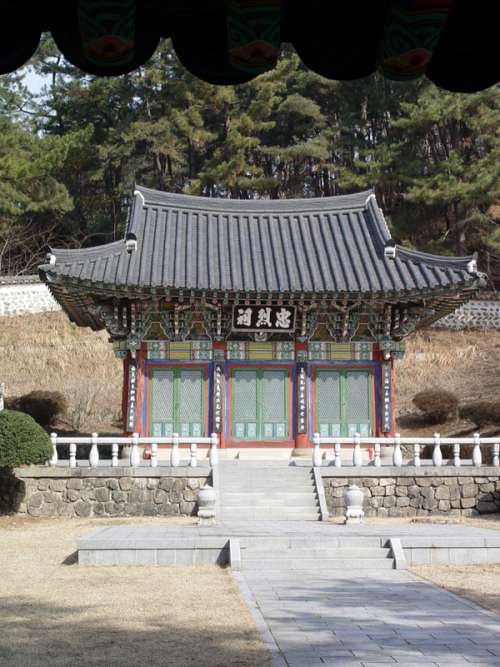 Chungryeolsa temple building in Jeongeup, South Korea free photo
