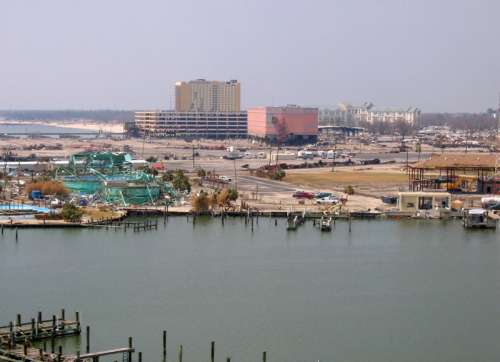 Damage to Marine Life Oceanarium and Casinos at port facility in Gulfport, Mississippi free photo