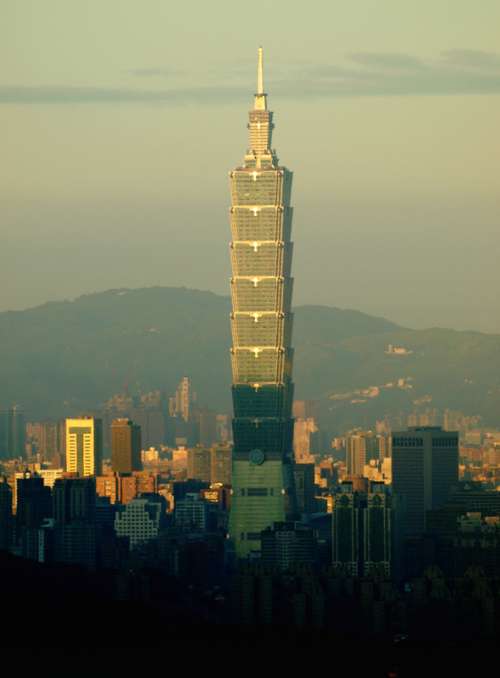Height of Taipei 101 building in Taiwan free photo