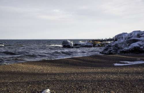 Icy shores of Lake Superior at Gooseberry Falls State Park, Minnesota free photo