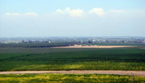 Landscape View of the San Joaquin Valley in California free photo