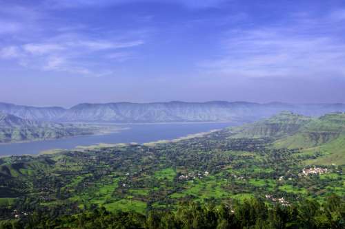 Magnificent landscape and hills with lake in Panchgani, India free photo