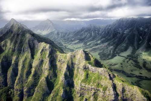 Mountains and scenic Peaks in Hawaii free photo