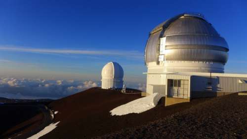 Observatory telescopes at Mauna Kea, Hawaii free photo