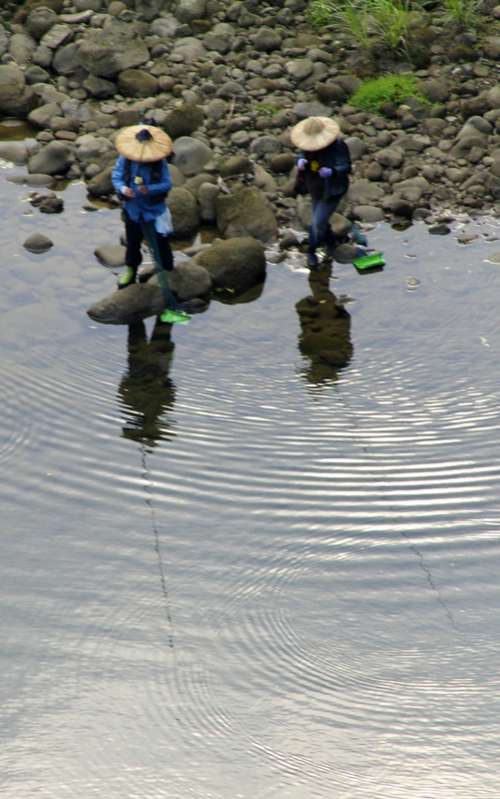Pinxi Anglers near Lingjiao Falls in Taipei, Taiwan free photo