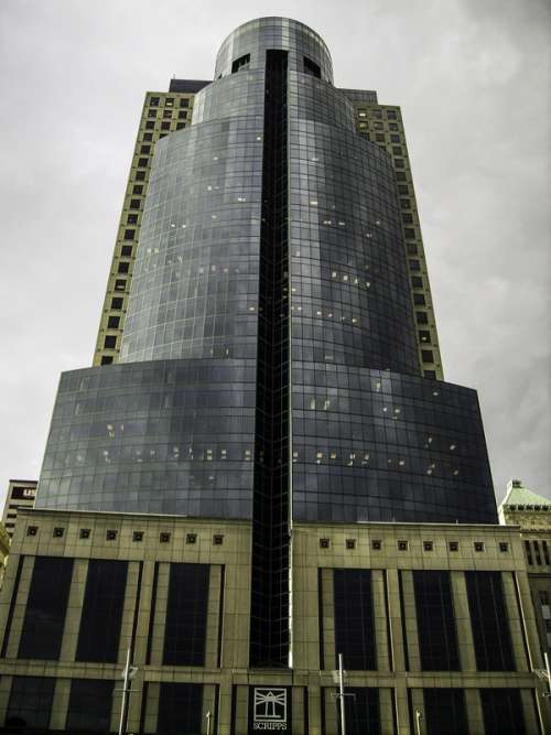 Scripps Building tower in Cincinnati, Ohio free photo