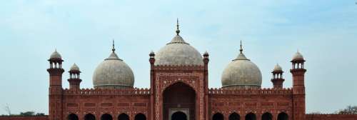 Shahi Mosque building in Lahore, Pakistan free photo