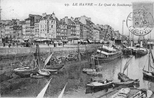 Southampton Quay in the 1920s in France free photo