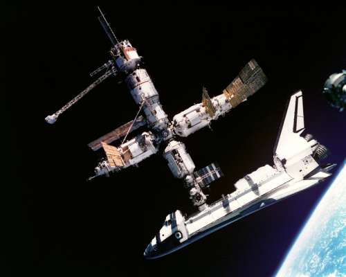 Space shuttle Atlantis free photo
