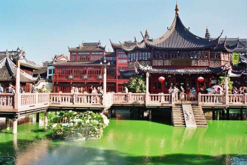 Tea houses near the City God Temple, and the Bridge of Nine Bends in Shanghai, China free photo