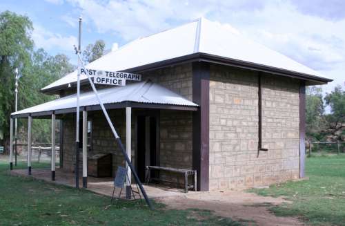 Telegraph station Building in Alice Springs, Northern Territory free photo