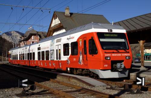Train of the Transport de Martigny et Régions (TMR) at Orsières in Switzerland free photo
