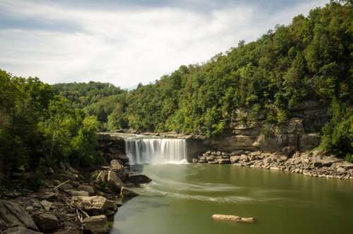Waterfall on the Cumberland River and landscape in Kentucky free photo
