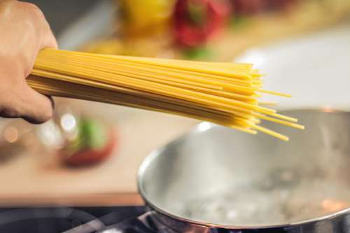 Close up of preparing spaghetti