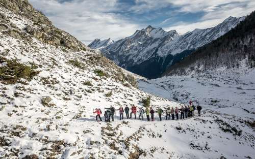 Bouleste Pyrénées Mountain Snow Group Hiking
