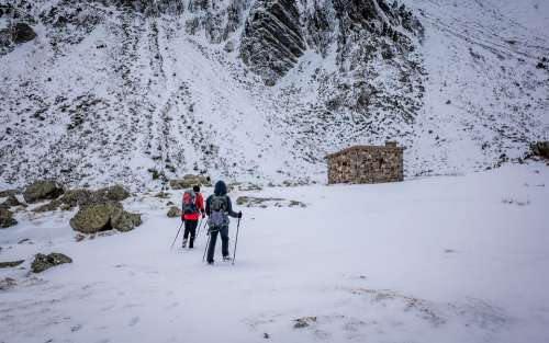 Bouleste Pyrénées Mountain Snow Group Hiking