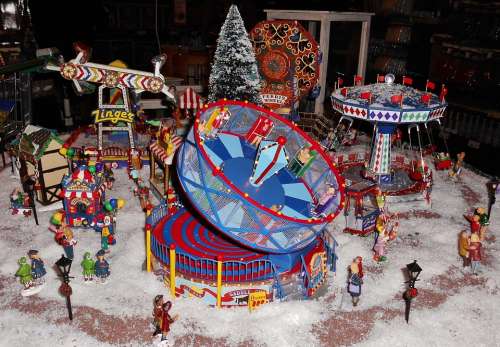 Christmas Market Miniatures Fairground-Model Toys