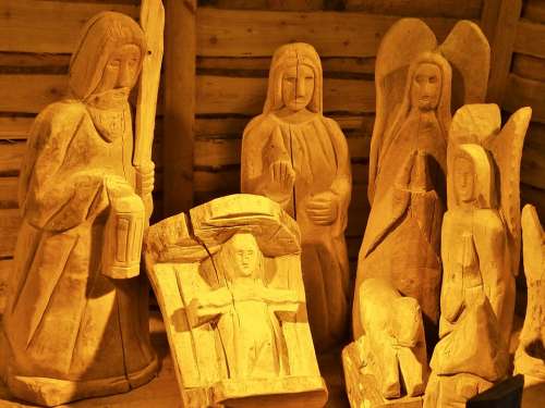 Crib Hl Family Christmas Stall Wood Figures