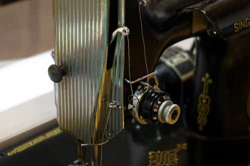Featherweight Threaded Sewing Machine Singer Sew