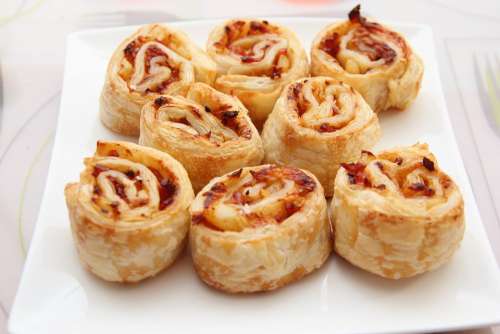 Food Pizza Roll Baked