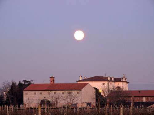 Full Moon House Borgo Sky Flare Luna Buildings