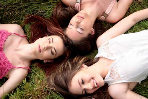 Girls Firends Buddy Three Dresses Beauty Nature