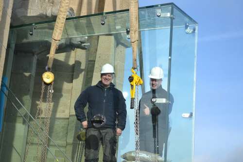 Glass Balcony Worker Construction Helmet