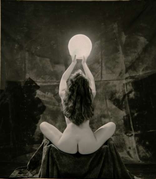 Globe Light Nude Fantasy Ball Mystical