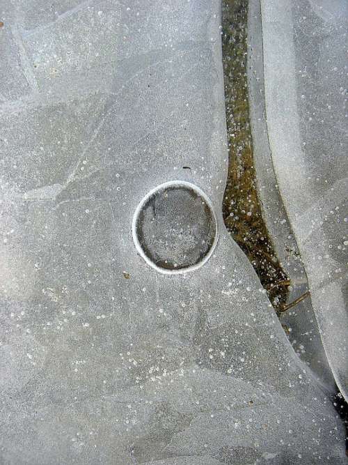 Ice Frost Winter Circle Water Surface