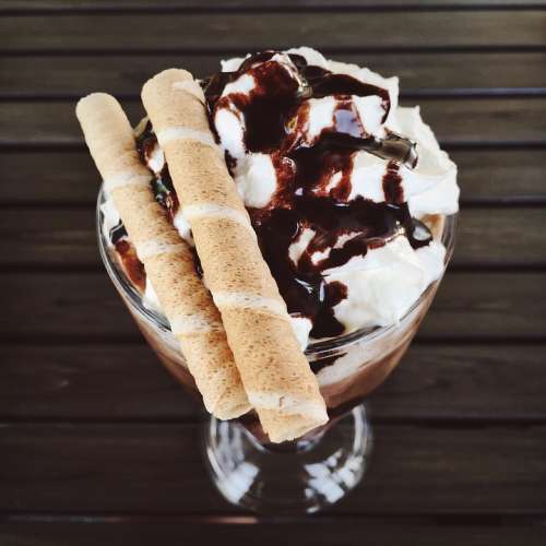 Ice Cream Sundae Ice Cream Sundae Vanilla Chocolate