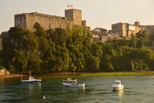 Landscape River Castle Boats Green Medieval Spain