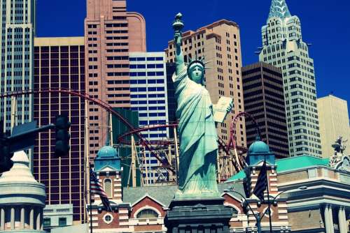Las Vegas Statue Of Liberty City Building