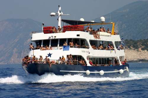 Lefkas Boat Cruise Holiday