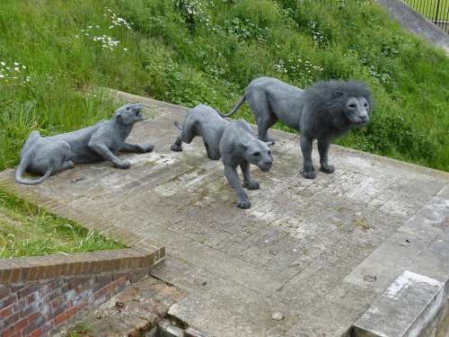 Lion Architecture Sculpture Monument Pack England