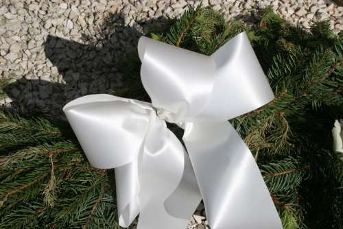 Loop White Fabric Gift Wedding Wreath Band