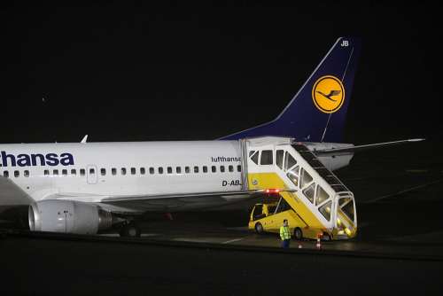 Lufthansa Aircraft Boeing Airliner Airport Travel