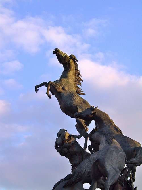 Monument To Horses In Vigo Horses Bronze Momentum