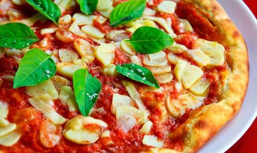 Pizza Basil Garlic Crust Sauce Food Italian