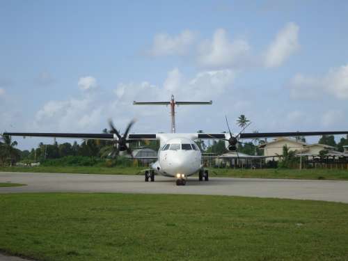 Plane Tuvalu Funafuti Flight Airstrip
