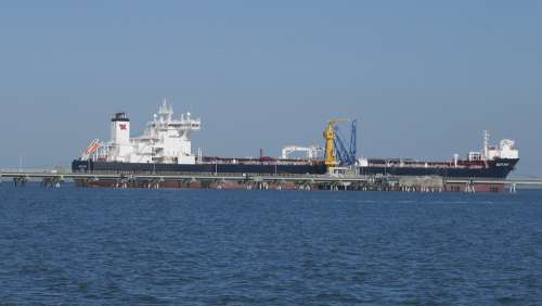 Ship Tanker Gas-Loading Investors Energy