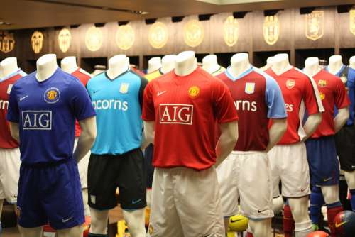 Shop London Manequin Football