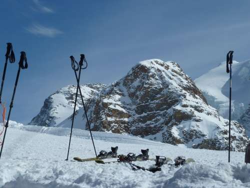 Snow Skiing Break Skiers Backcountry Skiiing