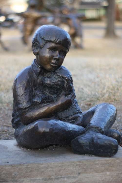 Statue Child Bronze Sculpture Tourism