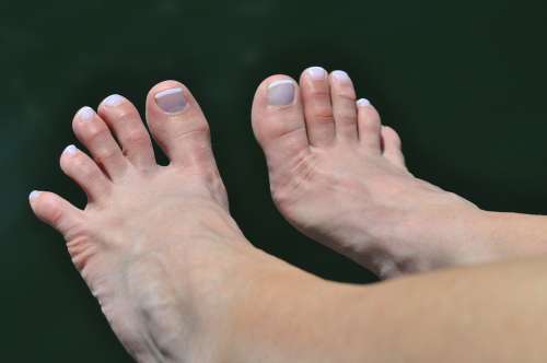 The Rate Of Feet Water Manicure Barefoot