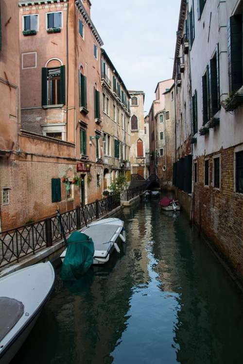 Venice Channel Boat Houses Quiet