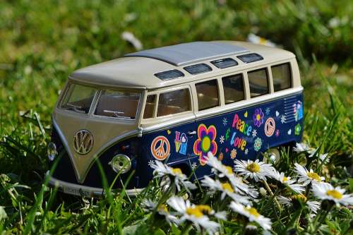 Vw Bulli Meadow Peace Vw Bus Volkswagen Camper