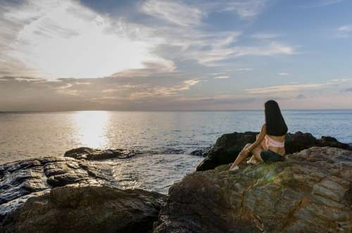 Waiting Woman Girl Sitting Sad Drama Sunset